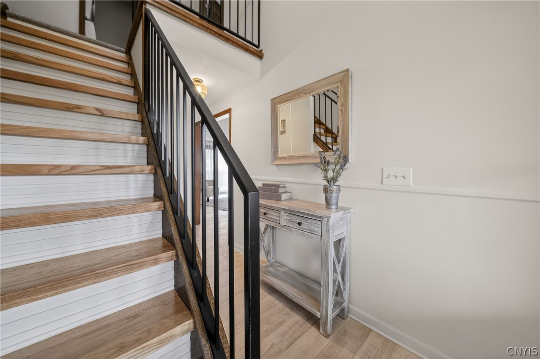 7853 Vernon Road South Cicero, NY 13039 - Photo 4 of 50