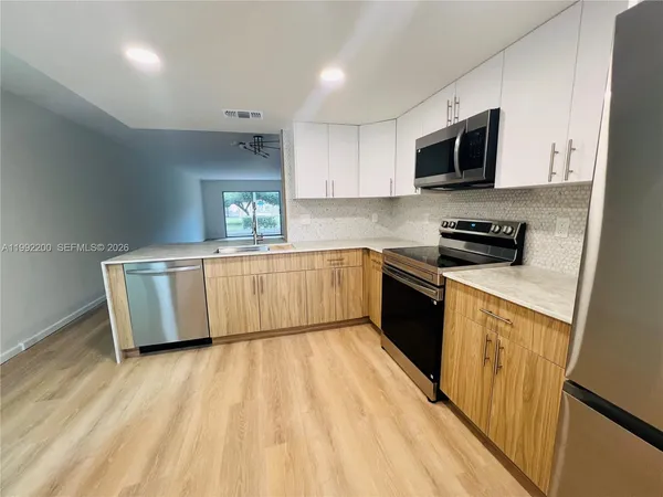 $2,200 | 2402 Antigua Circle, Unit H1, Coconut Creek, FL 33066