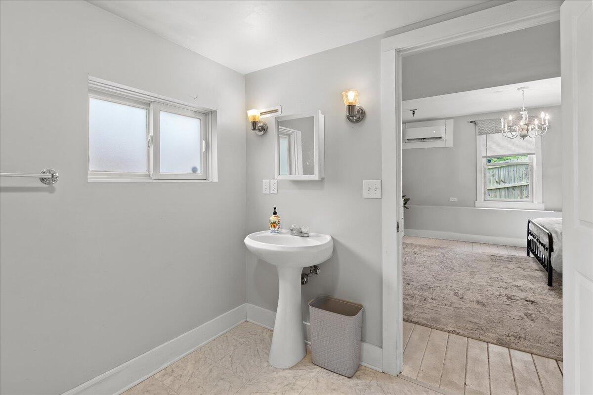907 South Crest Road Chattanooga, TN 37404 - Photo 34 of 53 34-907 S Crest Rd-34