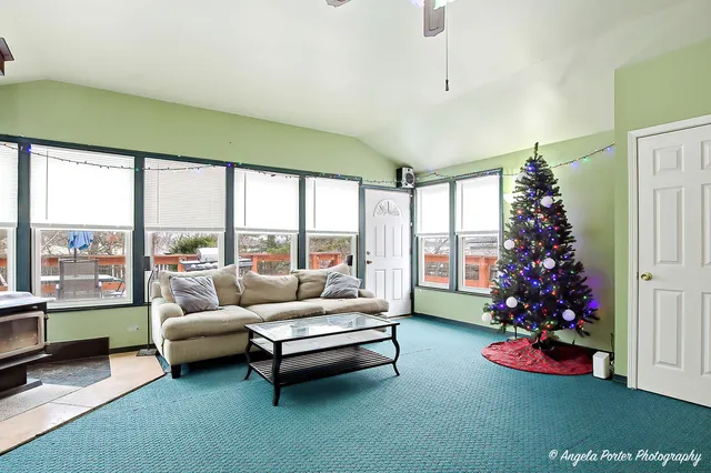 $185,000 | 5106 West Westshore Drive, McHenry, IL 60050