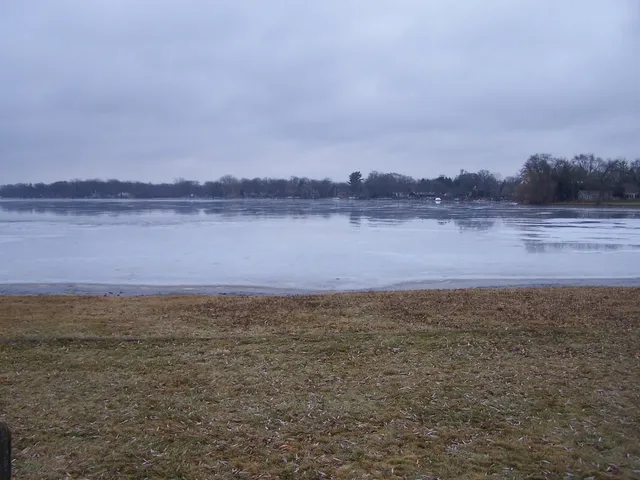 $185,000 | 5106 West Westshore Drive, McHenry, IL 60050