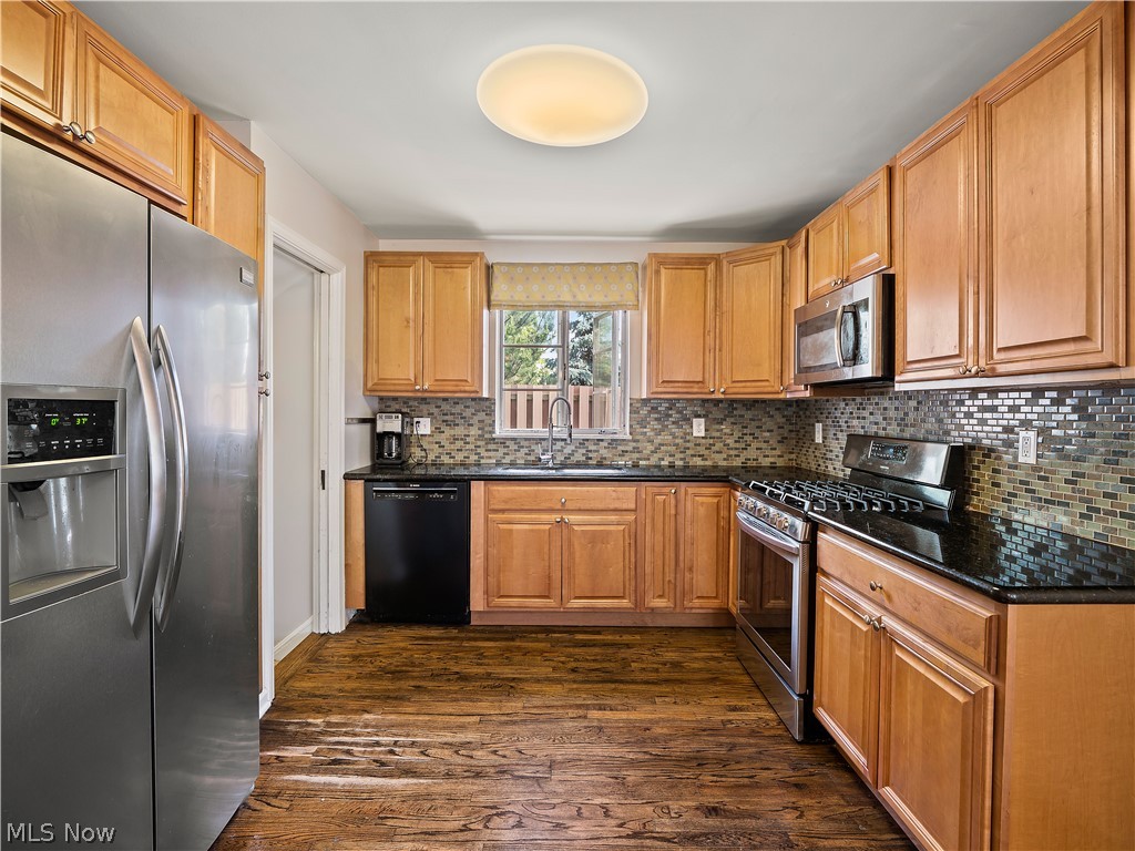 1430 Bunts Road Lakewood, OH 44107 - Photo 15 of 28