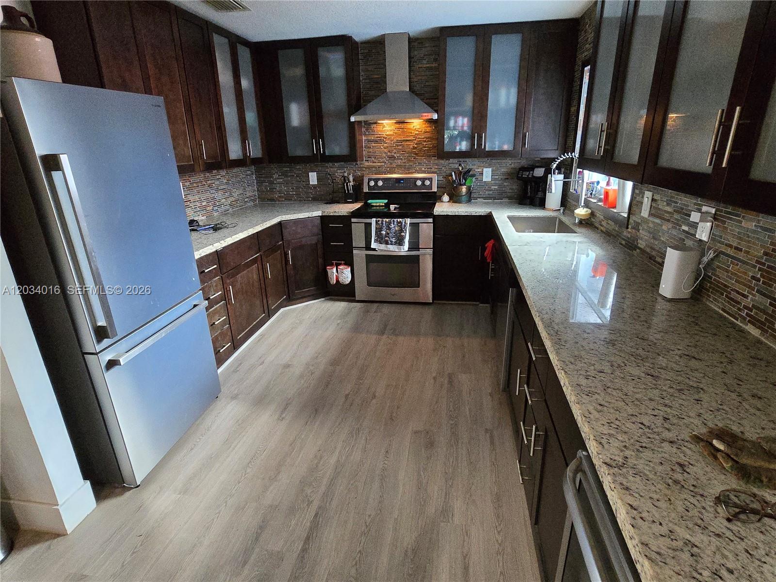 20595 Southwest 190th Street Miami, FL 33187 - Photo 17 of 26