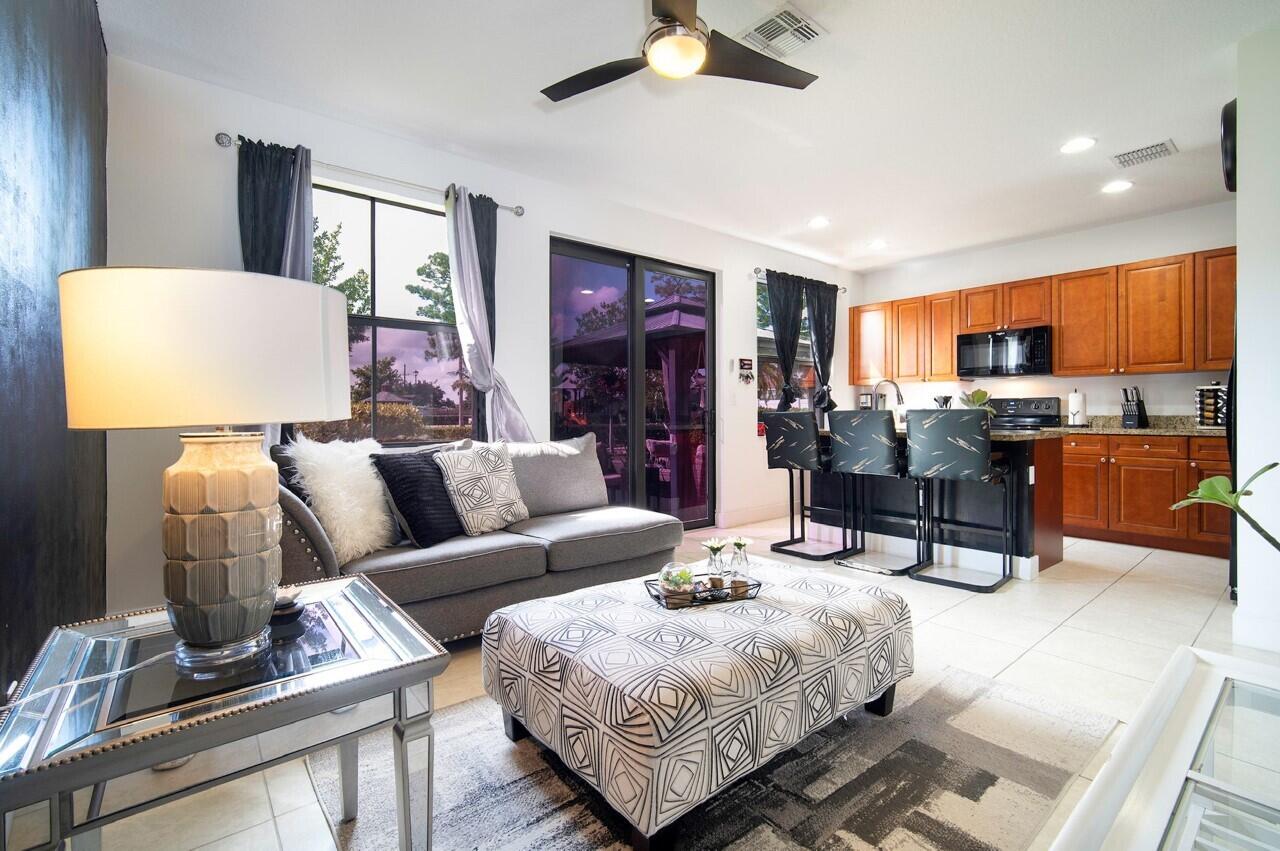 6015 Pine Tree Way Riviera Beach, FL 33410 - Photo 10 of 27 thumbnail_PHOTO-2022-02-14-19-42-50