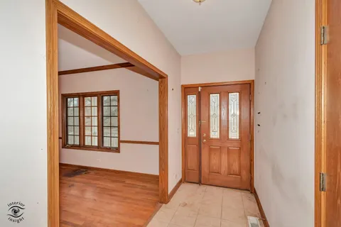 $615,000 | 910 Oldfield Road, Downers Grove, IL 60516