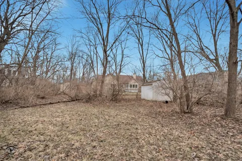 $615,000 | 910 Oldfield Road, Downers Grove, IL 60516