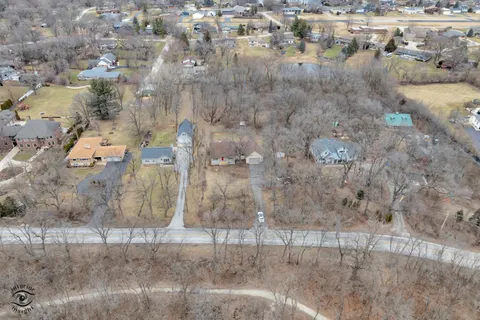 $615,000 | 910 Oldfield Road, Downers Grove, IL 60516