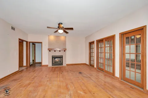 $615,000 | 910 Oldfield Road, Downers Grove, IL 60516