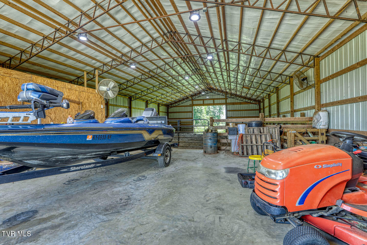 293 Lee Valley Road Whitesburg, TN 37891 - Photo 139 of 145 Barn with electricity.