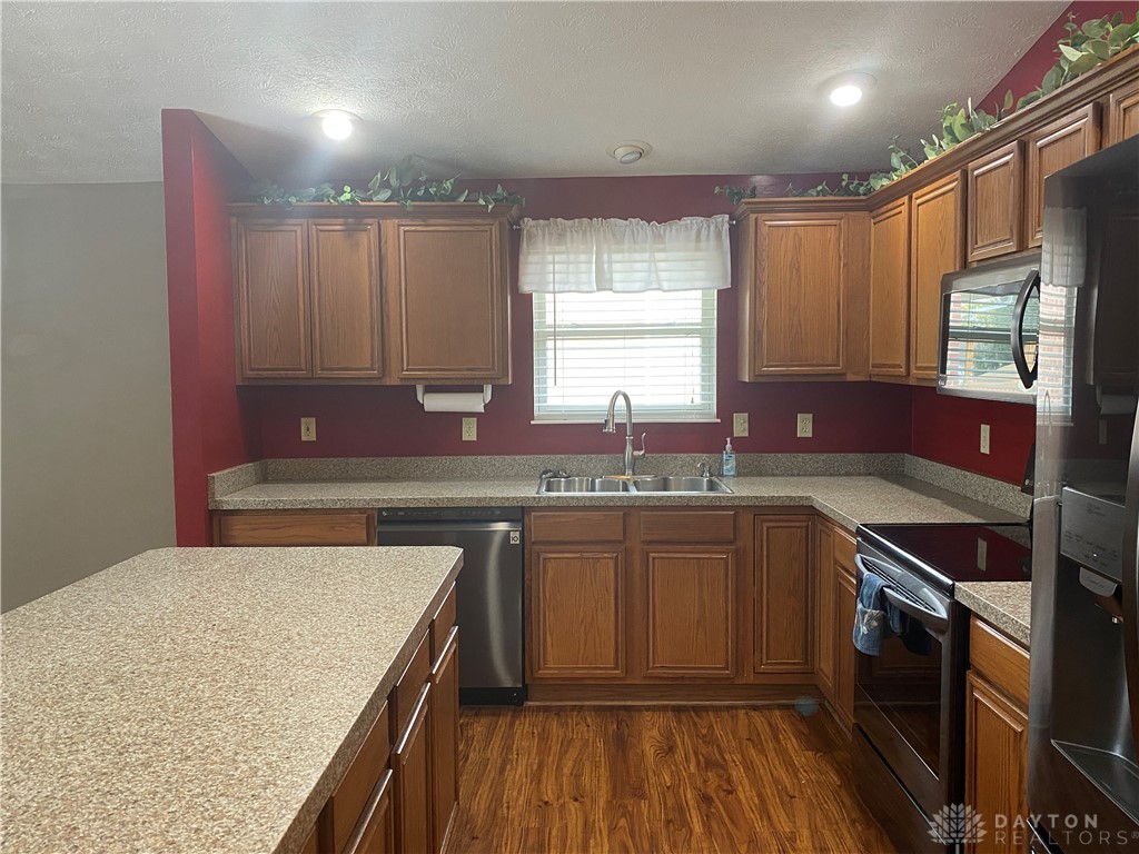 3913 Harris Lane Springfield, OH 45503 - Photo 9 of 43 Gallery Image 9
