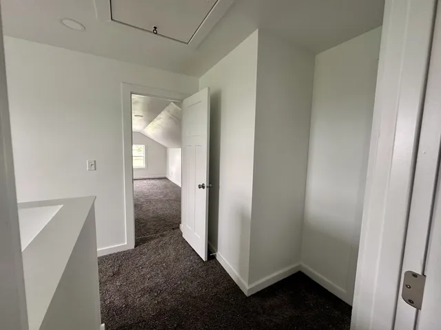 a view of empty room with window