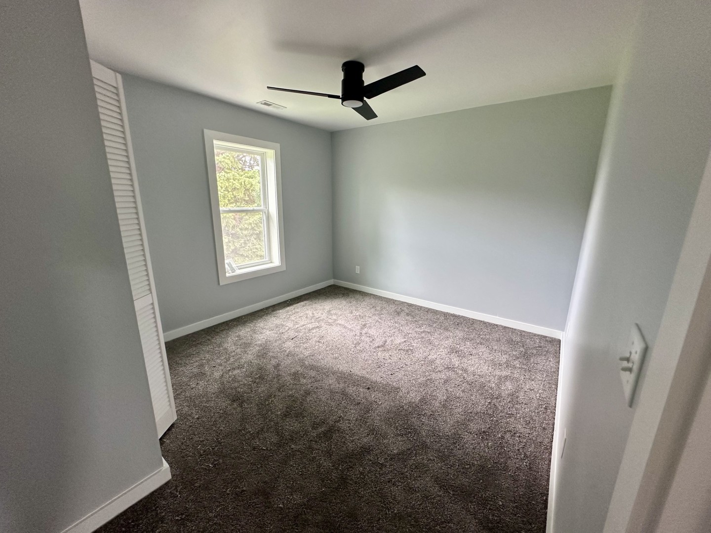 2452 East 350th Road Oglesby, IL 61348 - Photo 25 of 27 a view of empty room with window