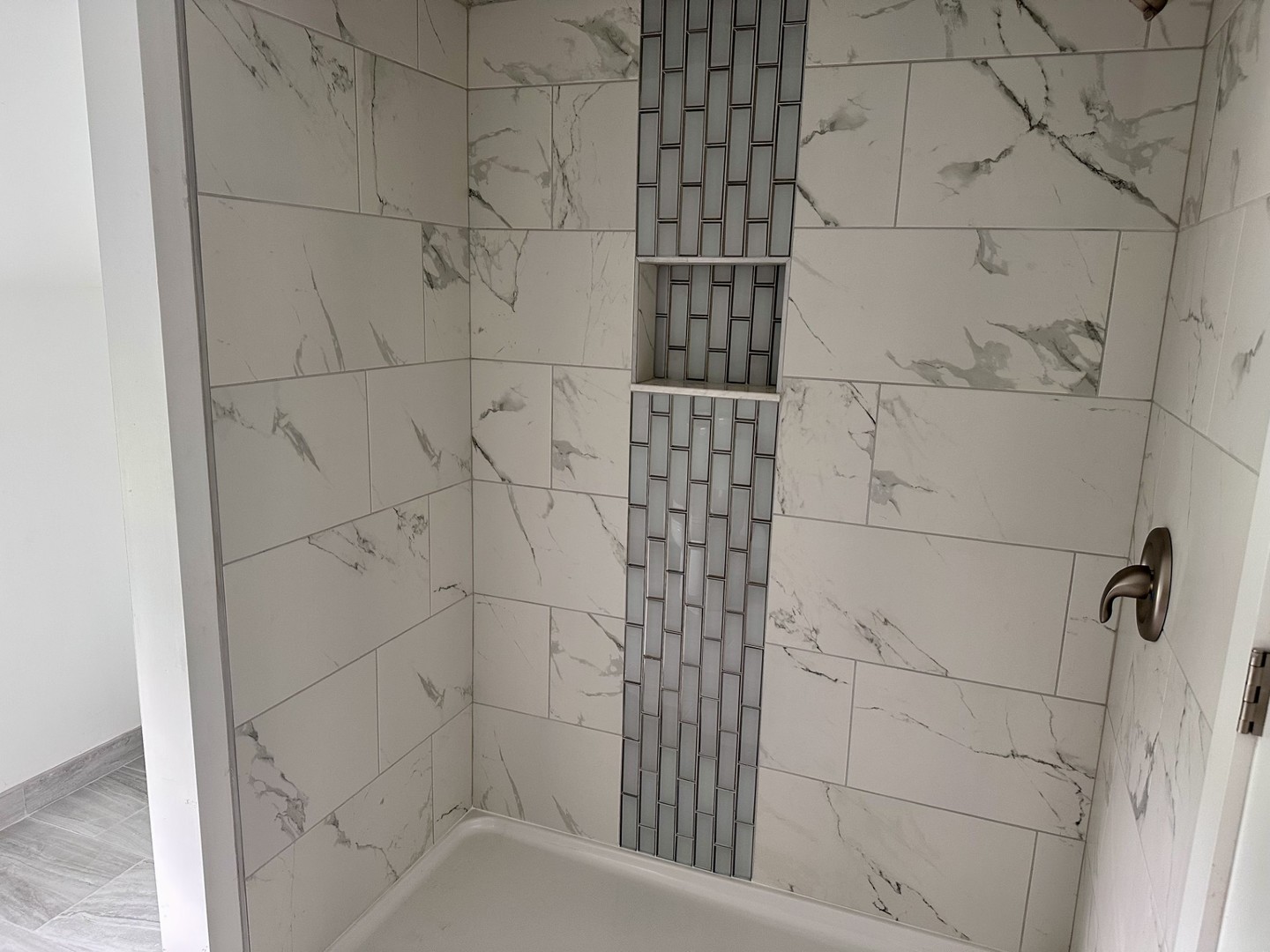 2452 East 350th Road Oglesby, IL 61348 - Photo 26 of 27 a bathroom with a shower