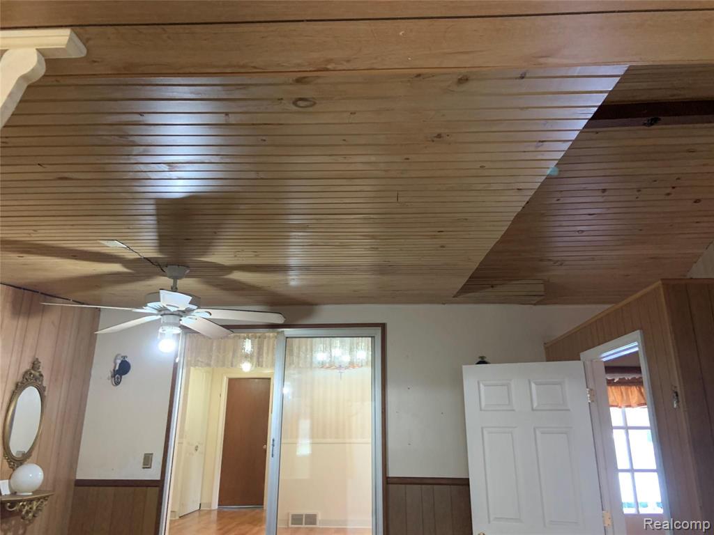 2408 Utley Road Flint, MI 48532 - Photo 27 of 33