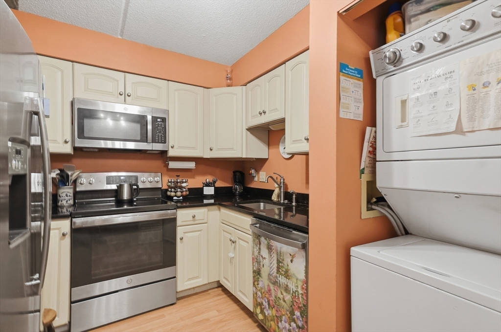 60 Rantoul Street, Unit 708N Beverly, MA 01915 - Photo 5 of 32 Gallery Image 5