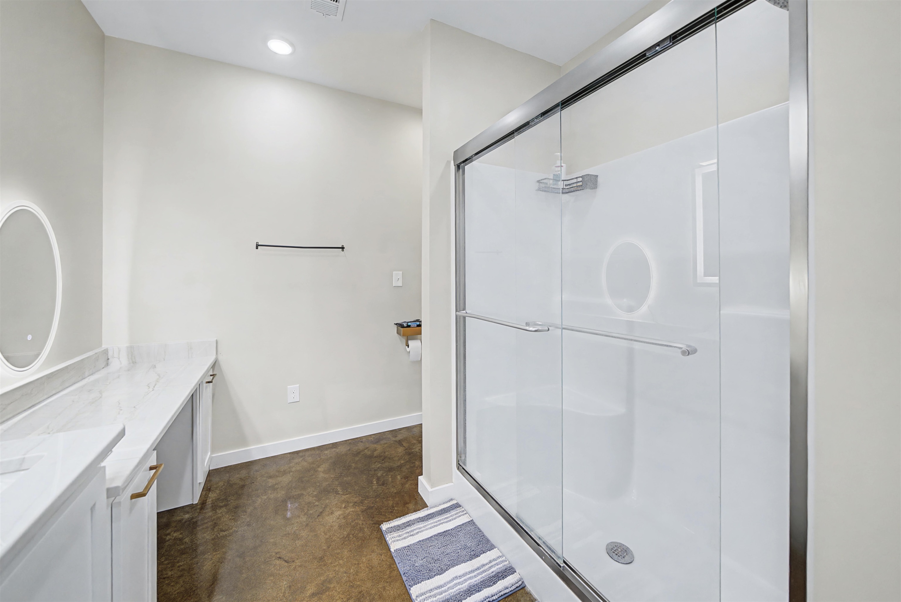 5439 Hines Gin Road Selmer, TN 38375 - Photo 18 of 33 a bathroom with a shower and a sink