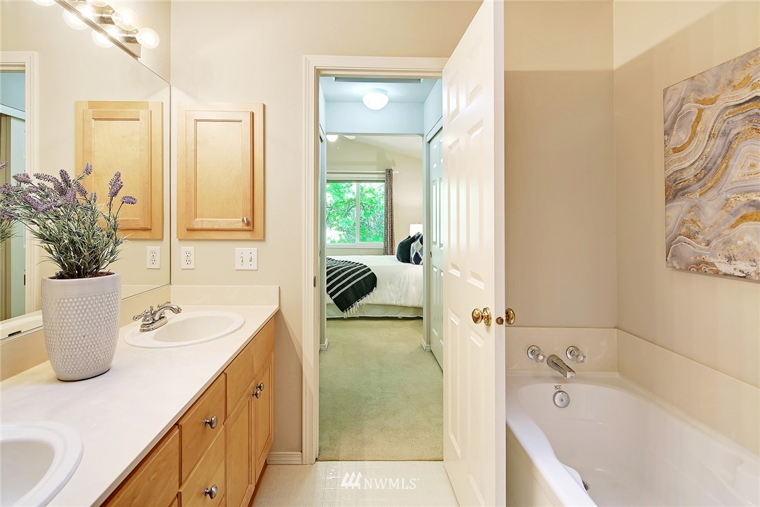 583 Elma Avenue Northeast Renton, WA 98059 - Photo 14 of 24 Gallery Image 14