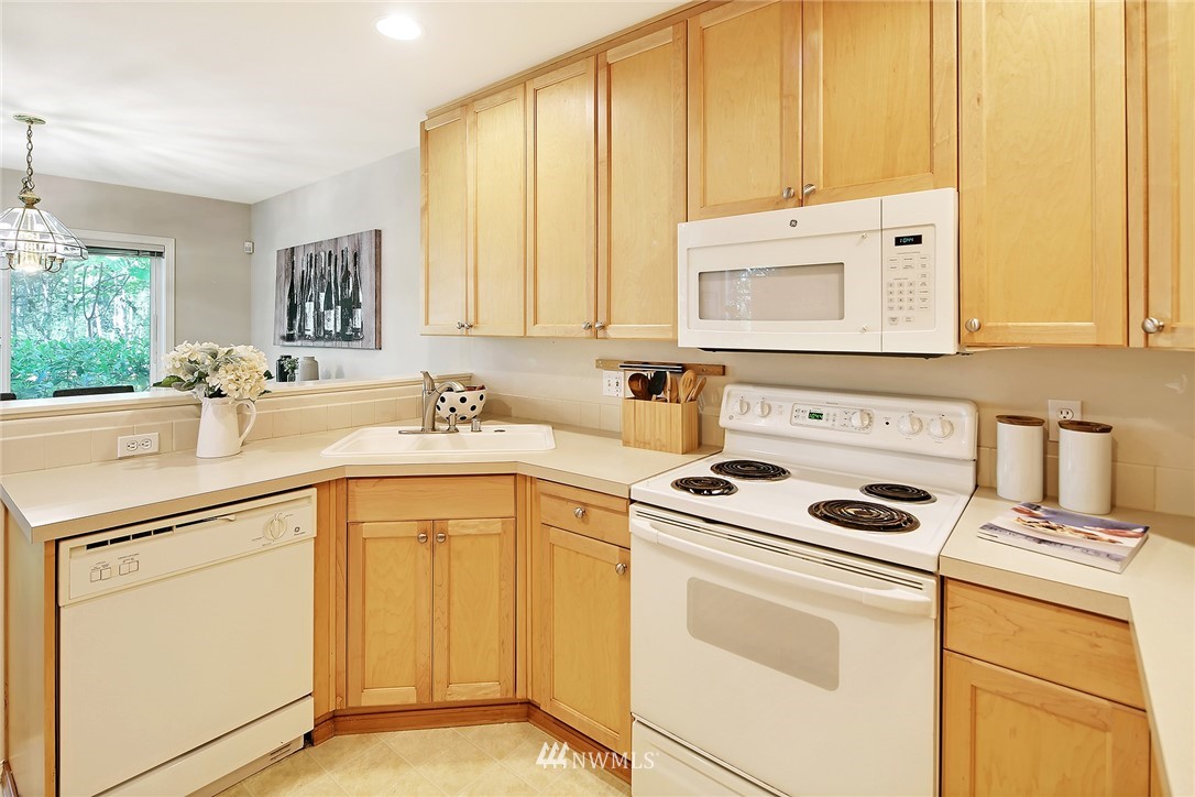 583 Elma Avenue Northeast Renton, WA 98059 - Photo 9 of 24 Gallery Image 9