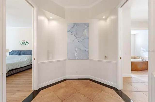 a view of livingroom with furniture