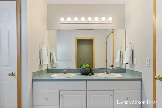 $639,900 | O-1129 Lake Michigan Drive Northwest, Grand Rapids, MI 49534