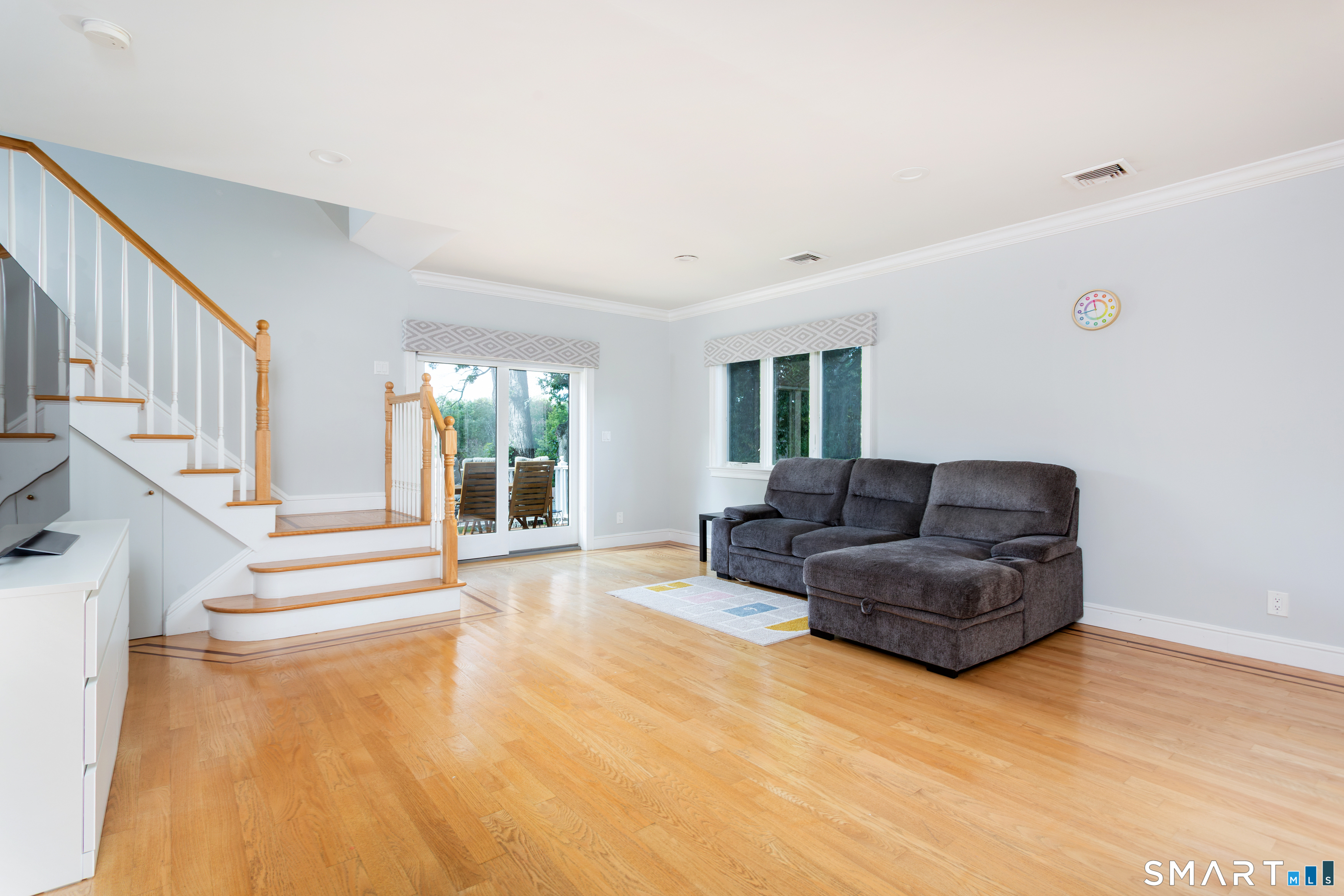 42 Woodledge Road Stamford, CT 06907 - Photo 8 of 36 Gallery Image 8