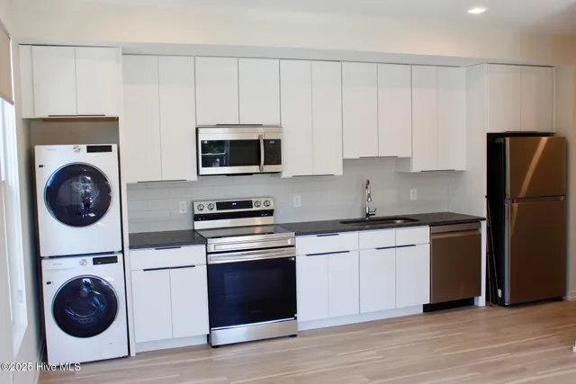 $1,285 | 1124 Castle Street, Unit A, Wilmington, NC 28401