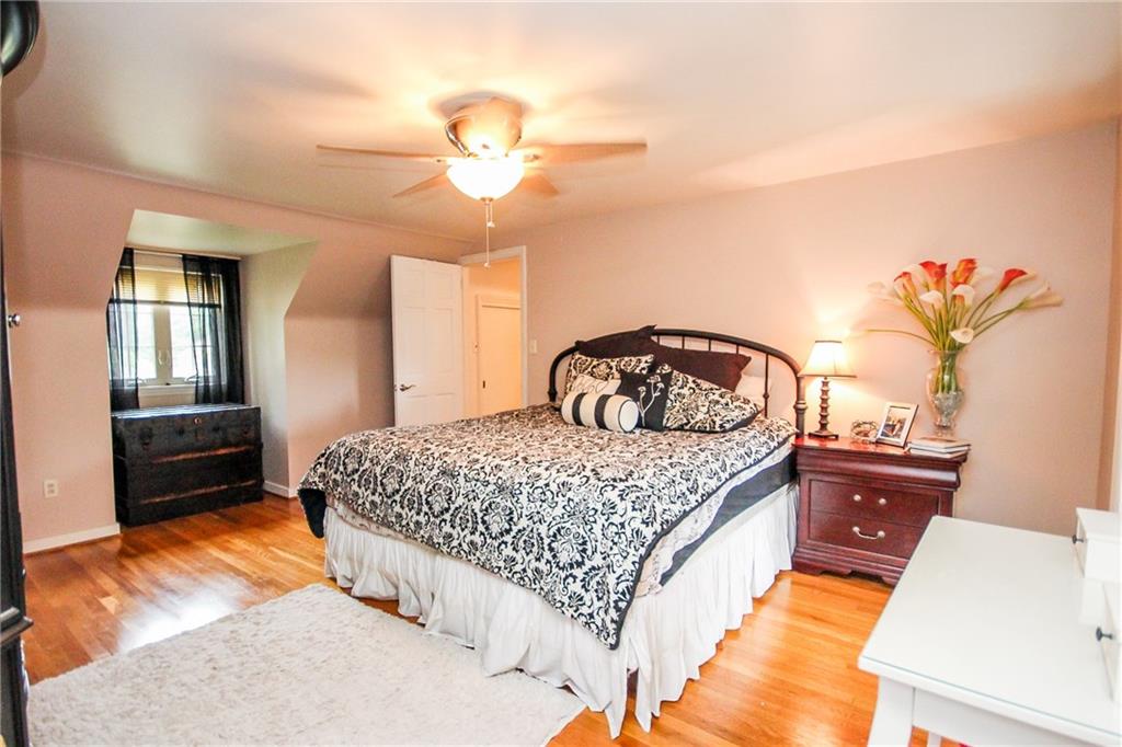 820 Ridgeview Drive Pittsburgh, PA 15228 - Photo 15 of 25 Gallery Image 15