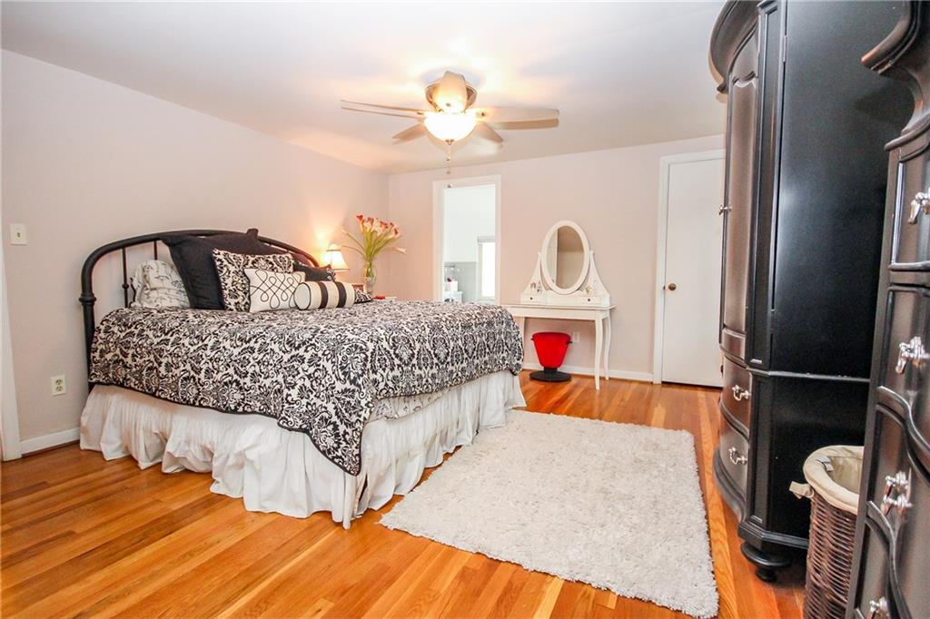 820 Ridgeview Drive Pittsburgh, PA 15228 - Photo 17 of 25 Gallery Image 17