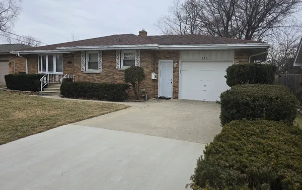 a front view of house with yard