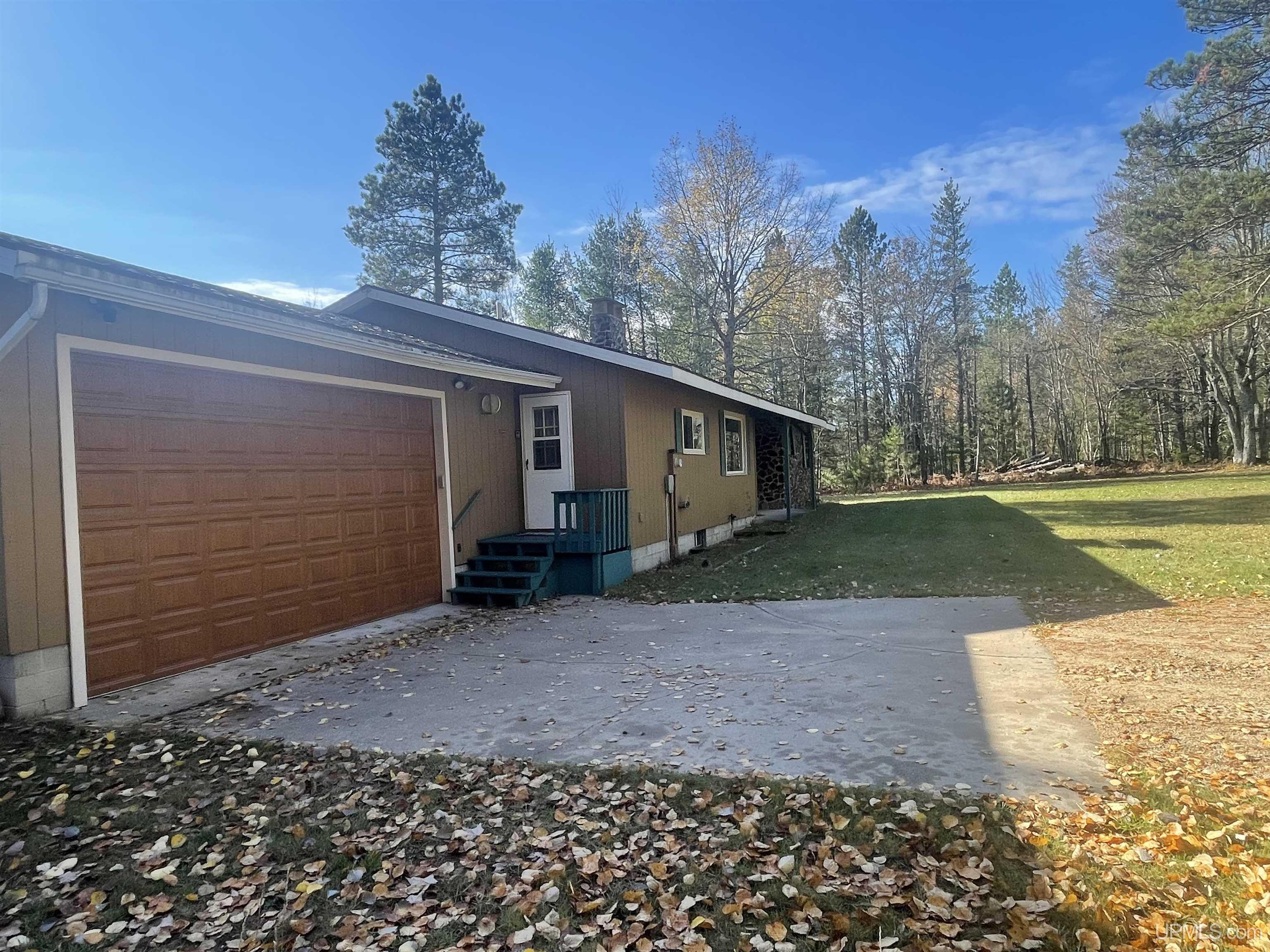 8301 Mirror Lake Road Munising, MI 49862 - Photo 37 of 43
