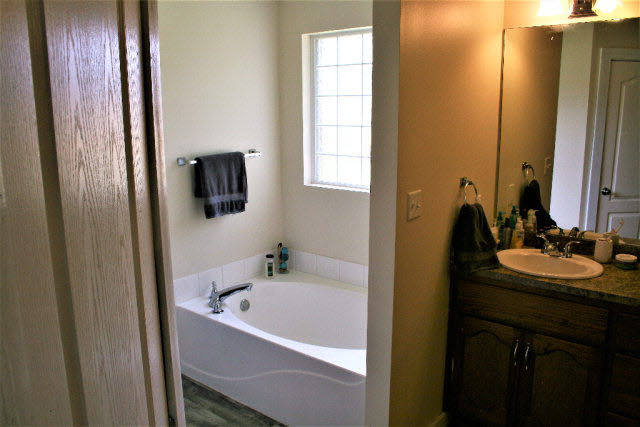 15950 Pecan View Drive Loxley, AL 36551 - Photo 17 of 32 Master Bath