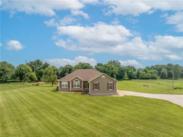 $585,000 | 1287 Southeast State Rte 13, Leeton, MO 64761
