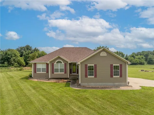 $585,000 | 1287 Southeast State Rte 13, Leeton, MO 64761