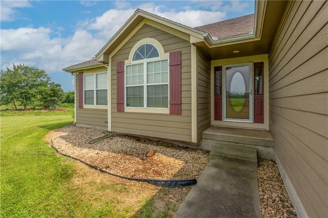 $585,000 | 1287 Southeast State Rte 13, Leeton, MO 64761