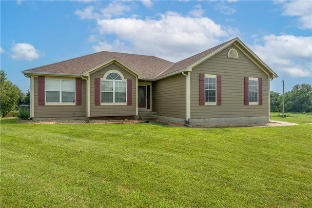 $585,000 | 1287 Southeast State Rte 13, Leeton, MO 64761