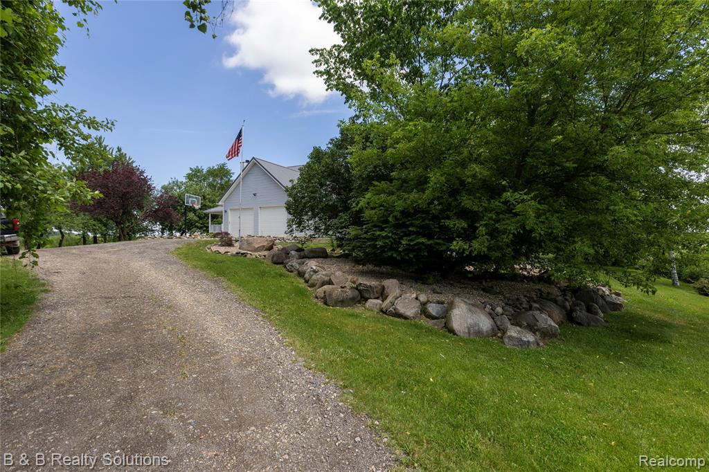 8862 Cade Road Brown City, MI 48416 - Photo 3 of 53