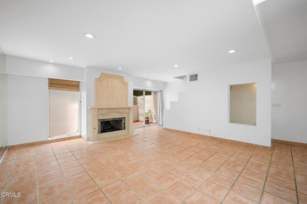 400 Monterey Road, Unit 16 Glendale, CA 91206 - Photo 5 of 42 snaplistla_05