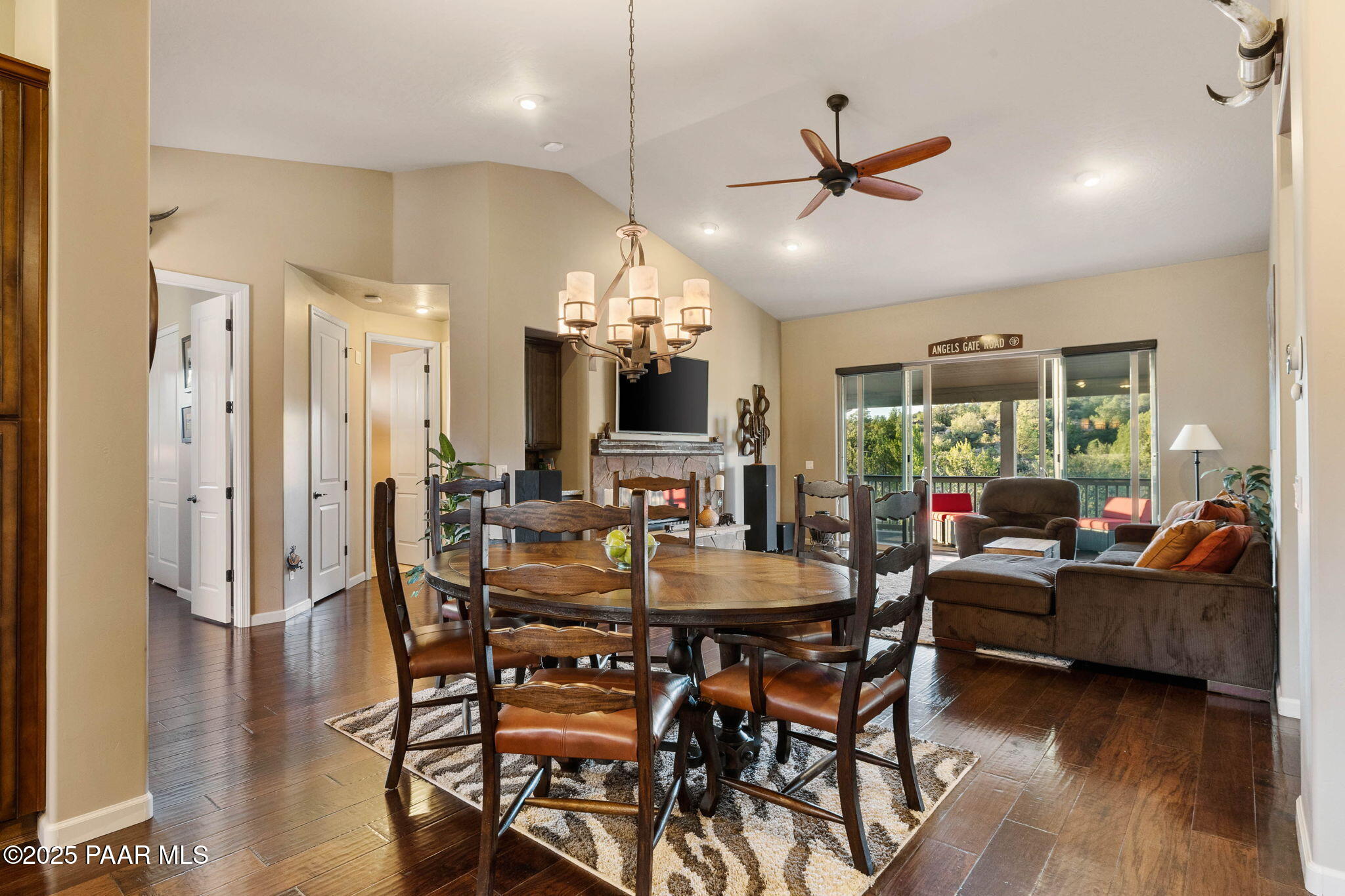 15495 Angels Gate Road Prescott, AZ 86305 - Photo 23 of 83 23-Diniing Room