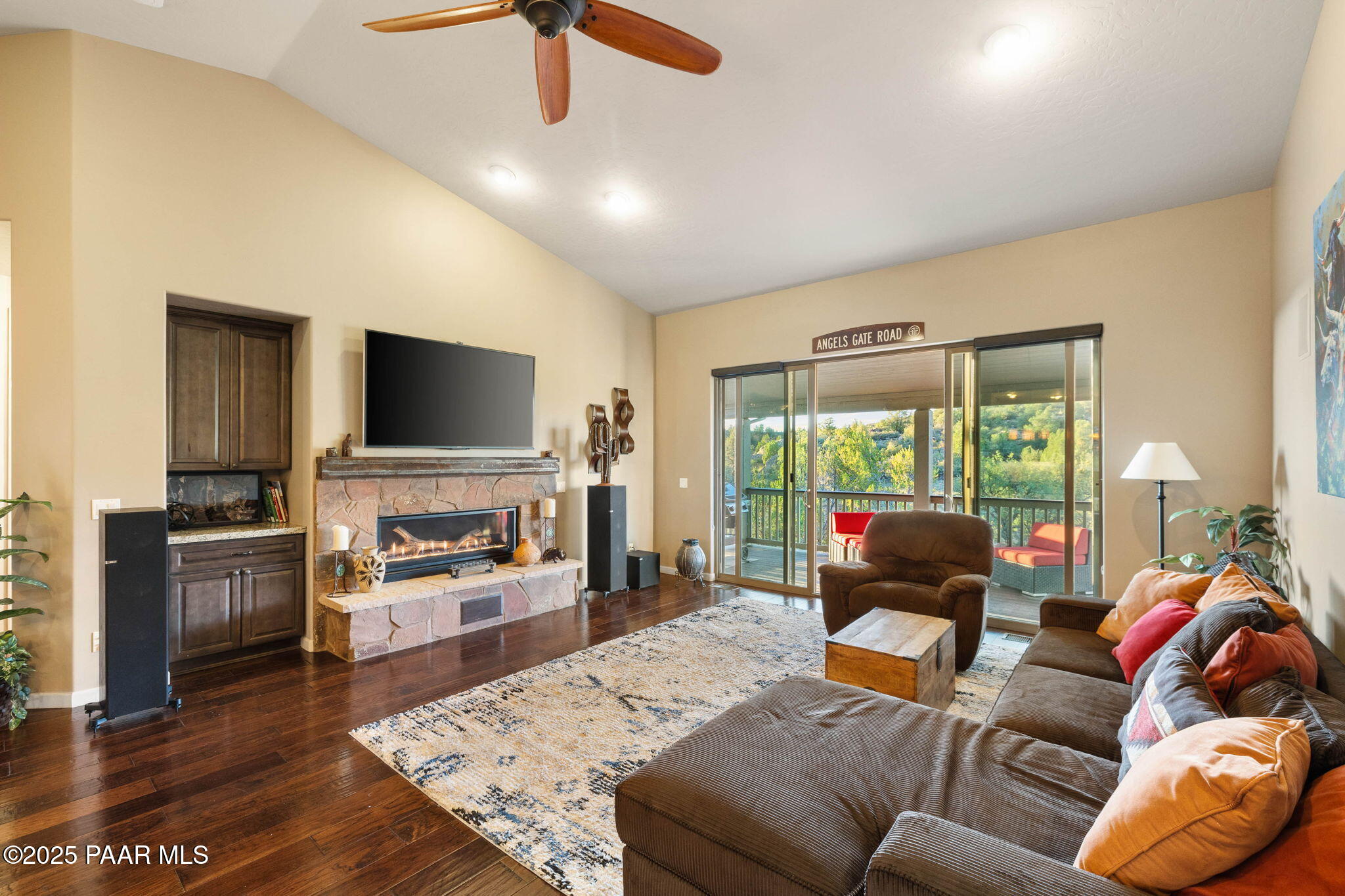 15495 Angels Gate Road Prescott, AZ 86305 - Photo 25 of 83 25-Living Room (1)