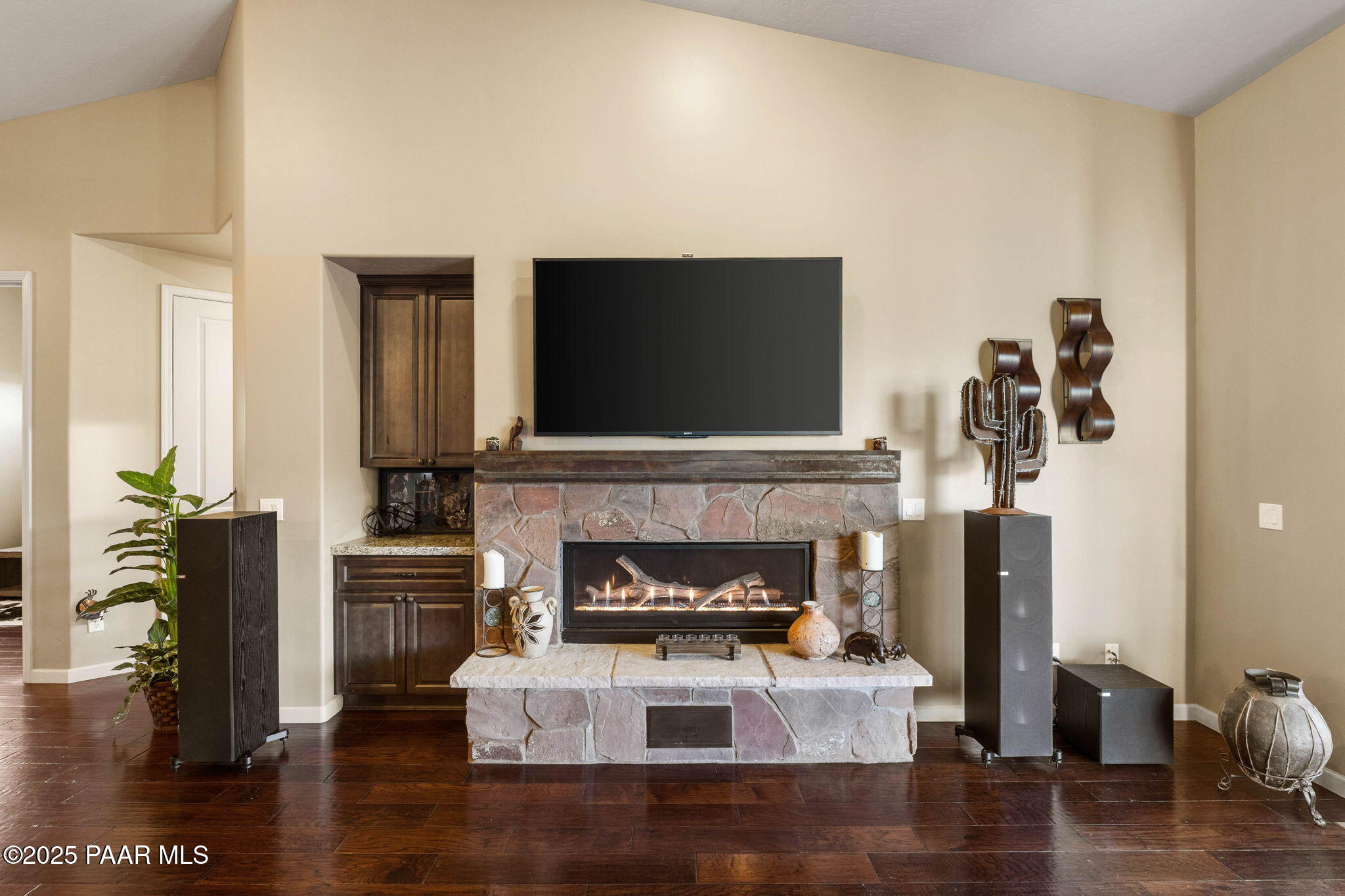15495 Angels Gate Road Prescott, AZ 86305 - Photo 27 of 83 27-Living Room (3)