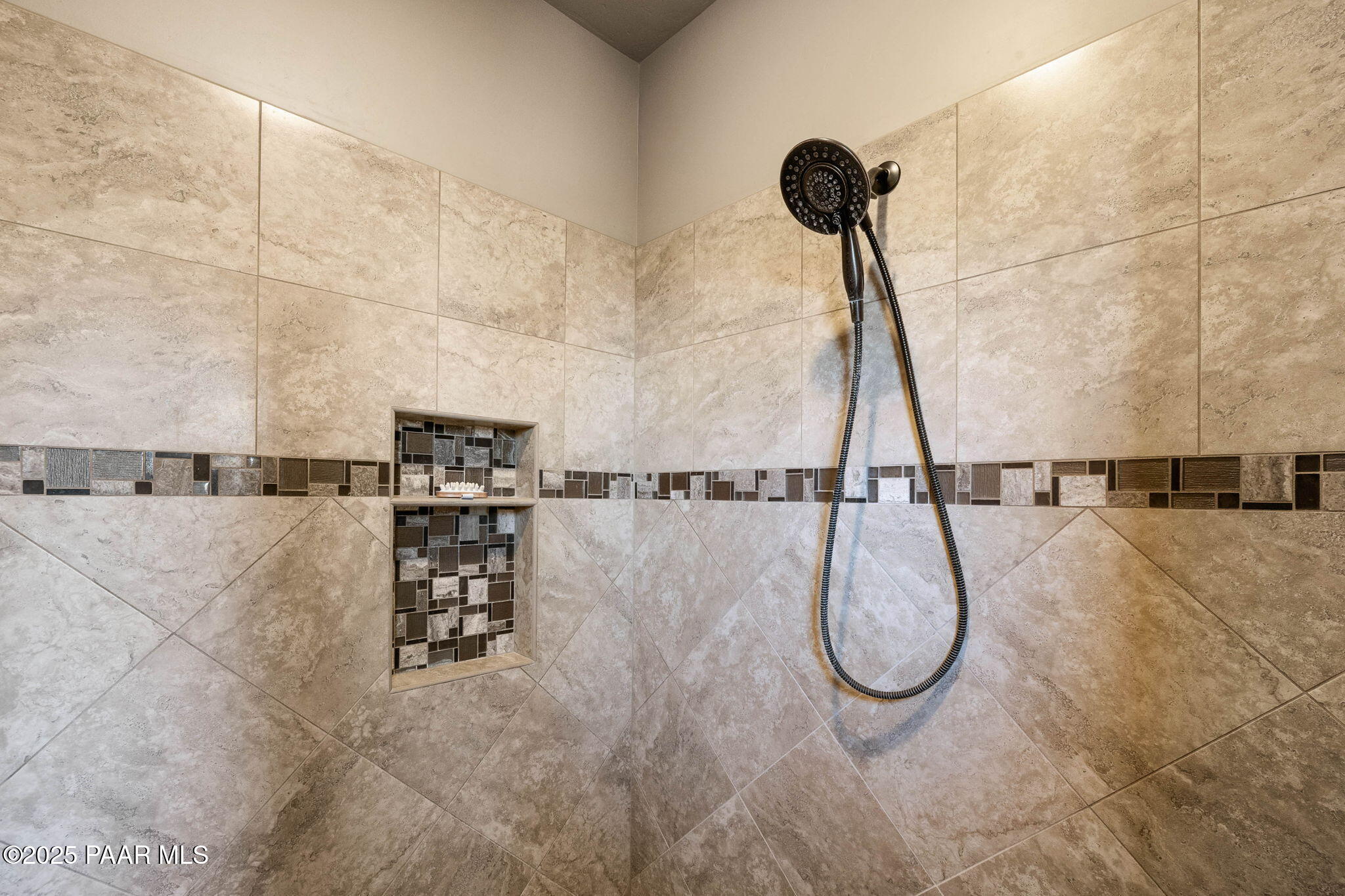 15495 Angels Gate Road Prescott, AZ 86305 - Photo 34 of 83 34-Primary Bathroom (3)