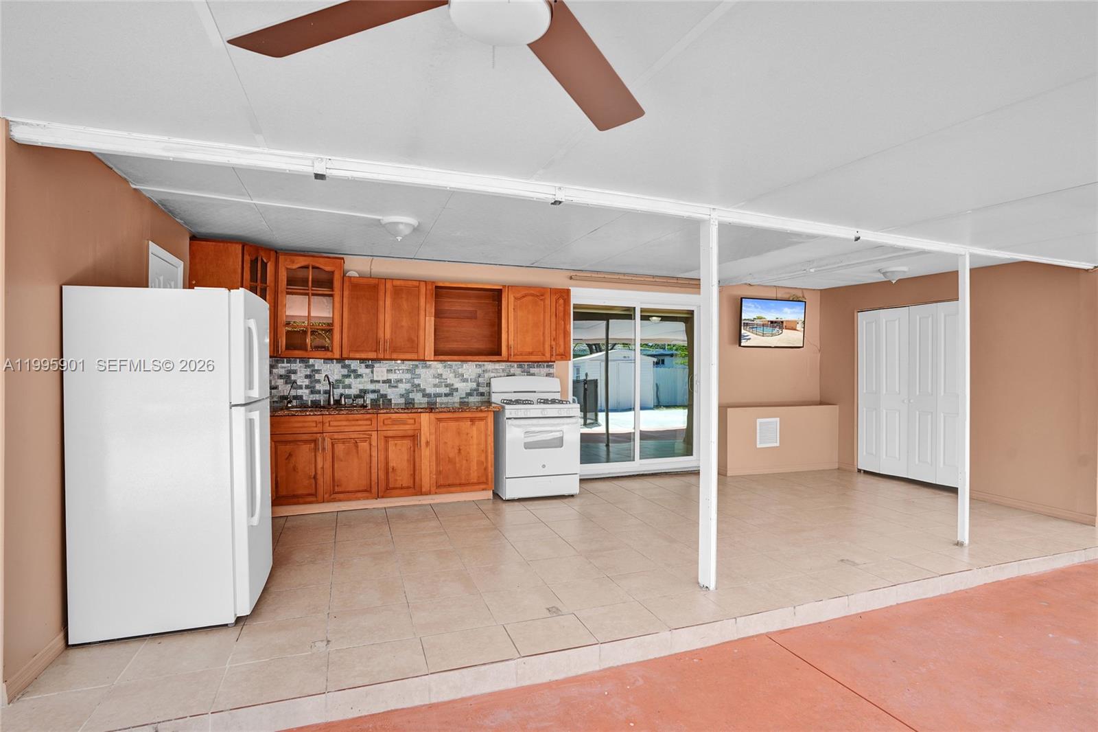 19411 Gulfstream Road Cutler Bay, FL 33157 - Photo 17 of 42 Outdoor Kitchen