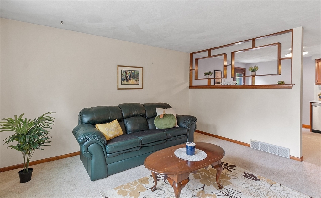 20 Longfellow Road Northborough, MA 01532 - Photo 6 of 27 Gallery Image 6