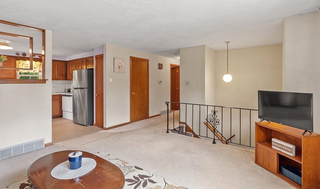 20 Longfellow Road Northborough, MA 01532 - Photo 8 of 27 Gallery Image 8
