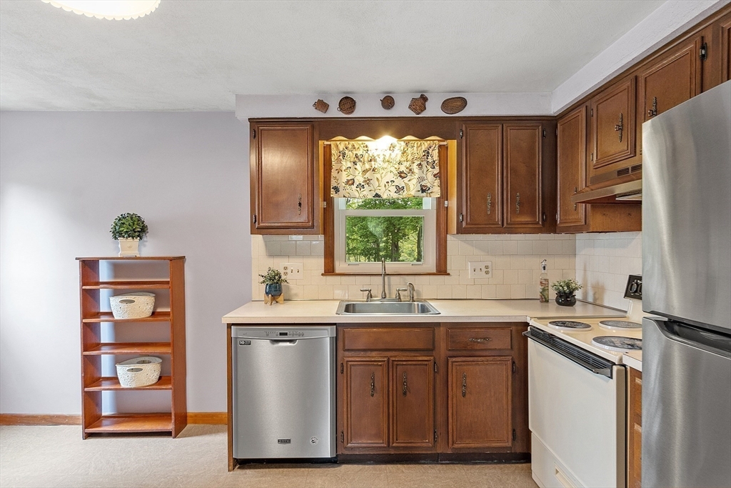 20 Longfellow Road Northborough, MA 01532 - Photo 9 of 27 Gallery Image 9
