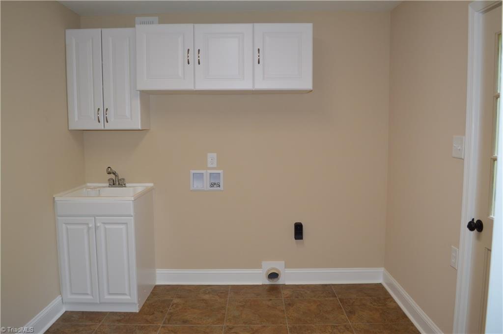 3389 Nottingham Road Winston-Salem, NC 27104 - Photo 11 of 24 Gallery Image 11