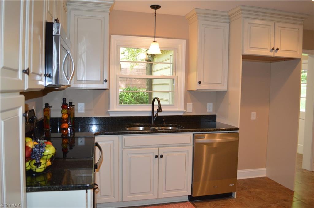 3389 Nottingham Road Winston-Salem, NC 27104 - Photo 9 of 24 Gallery Image 9