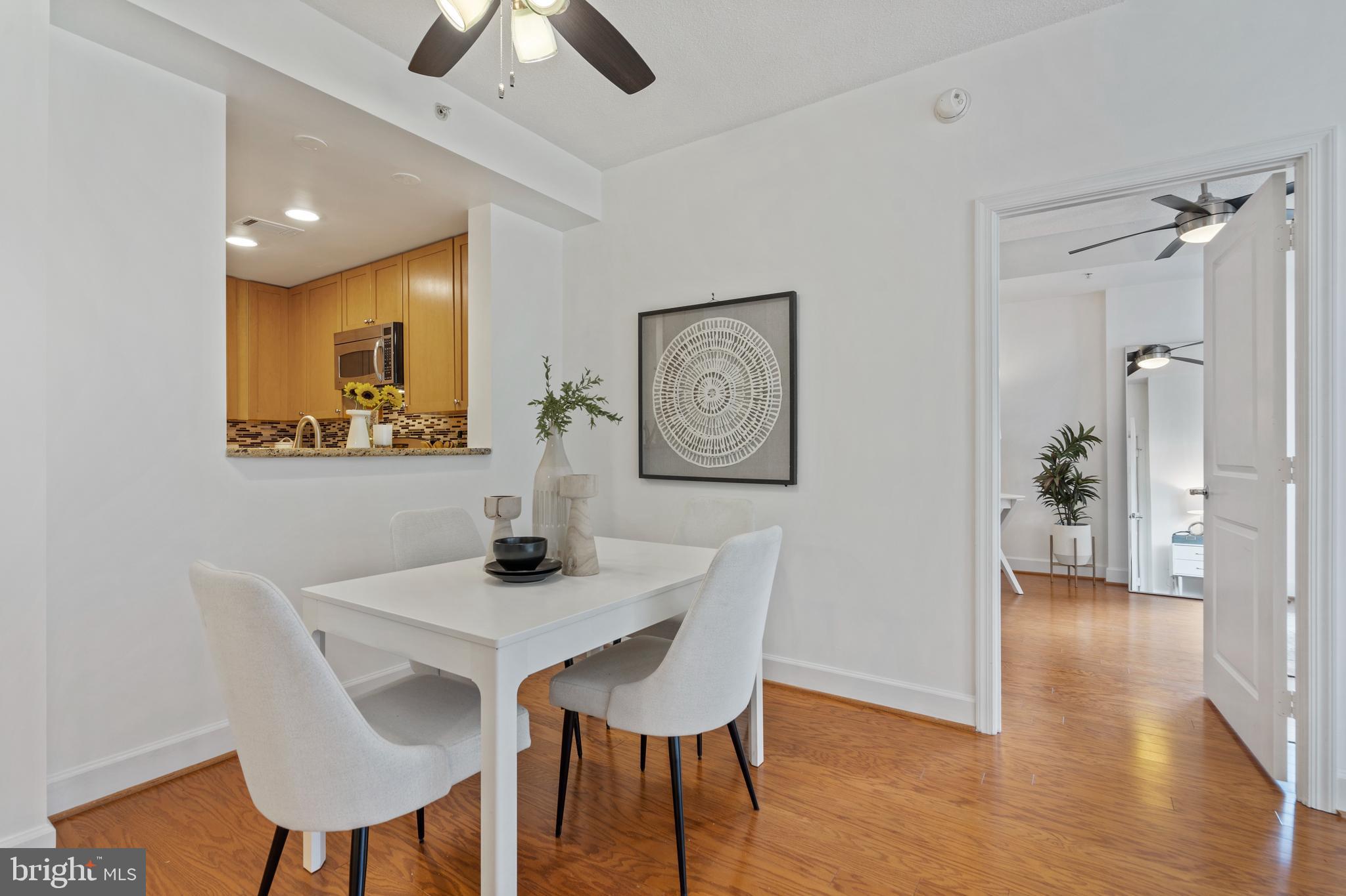 3650 South Glebe Road, Unit 542 Arlington, VA 22202 - Photo 11 of 36 Dining Area