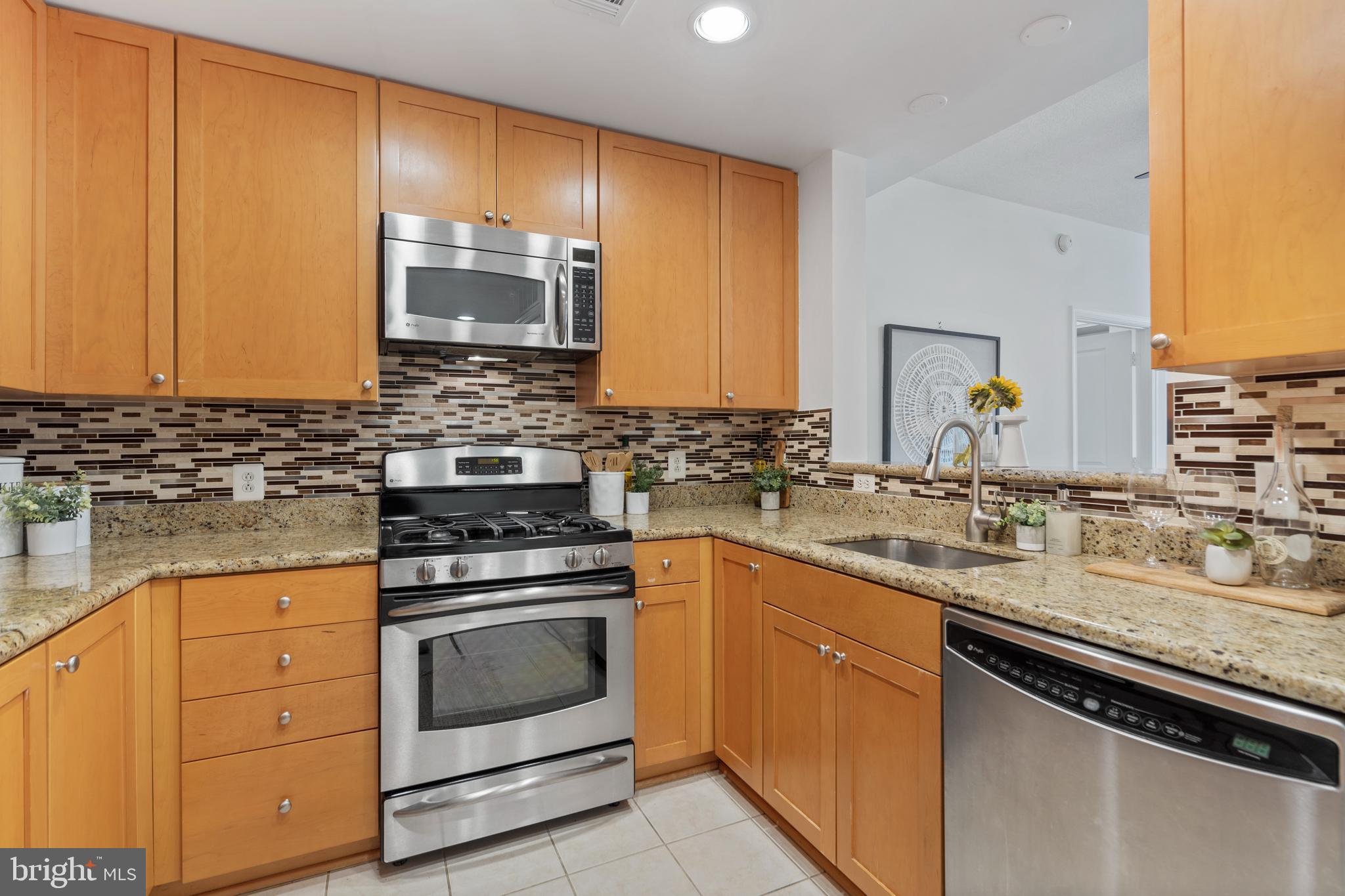 3650 South Glebe Road, Unit 542 Arlington, VA 22202 - Photo 12 of 36 Kitchen Opens to Dining Area