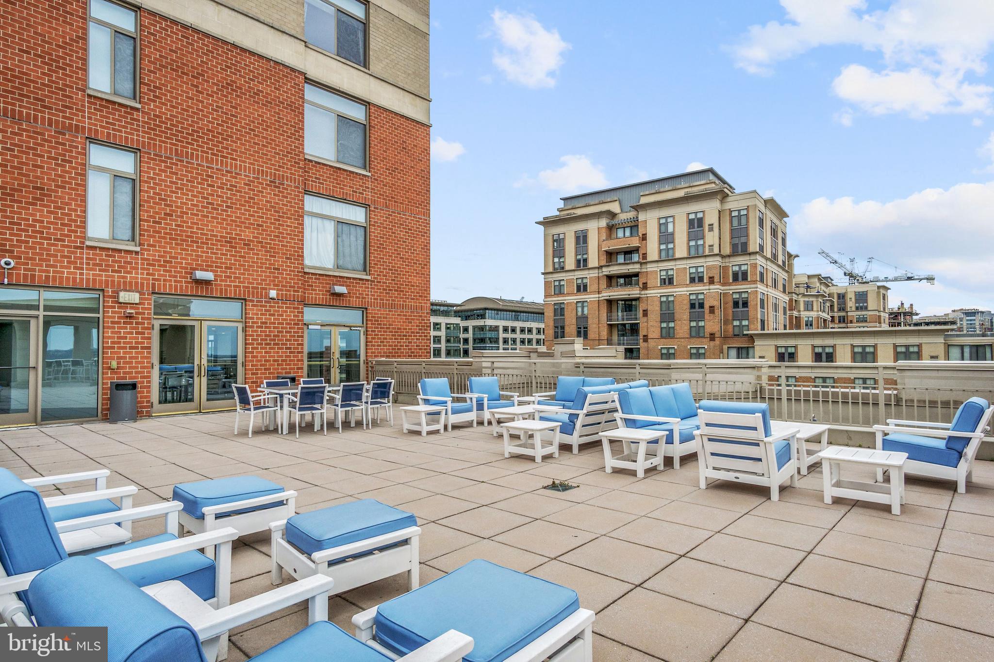 3650 South Glebe Road, Unit 542 Arlington, VA 22202 - Photo 29 of 36 Building Rooftop Deck
